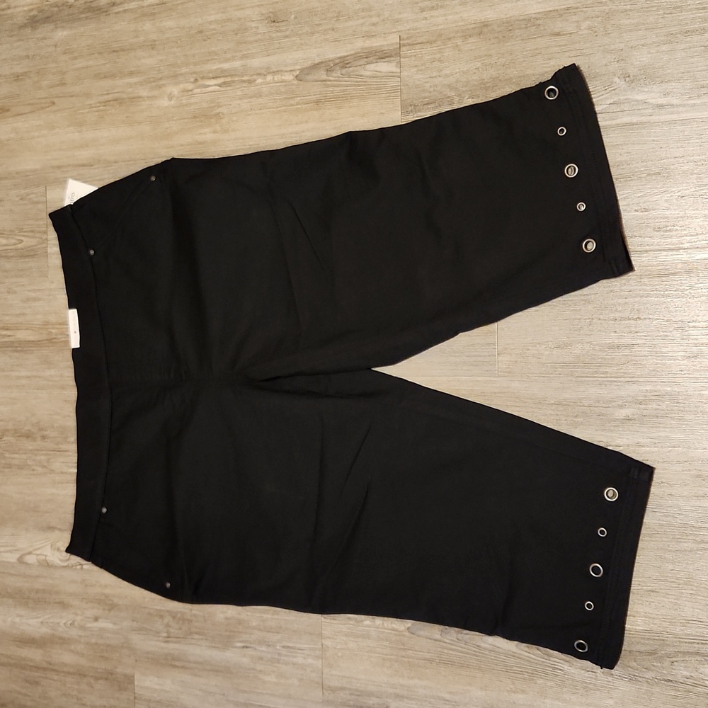 Intro Capris